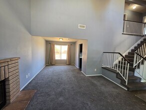 39418 Southcliff Way in Palmdale, CA - Building Photo - Building Photo