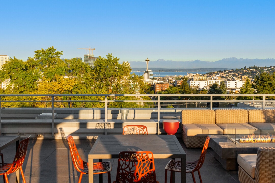 The Weatherford in Seattle, WA - Foto de edificio