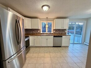 22 Simpson Cir in Agawam, MA - Building Photo - Building Photo