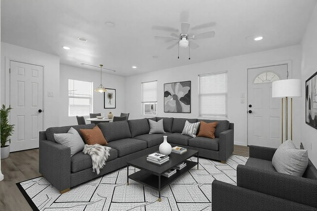 713 W Sam Rayburn Dr in Bonham, TX - Building Photo - Building Photo