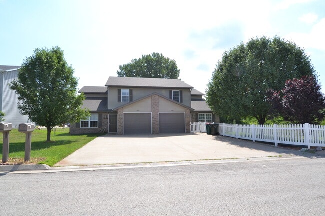 property at 1900 Salter Pl