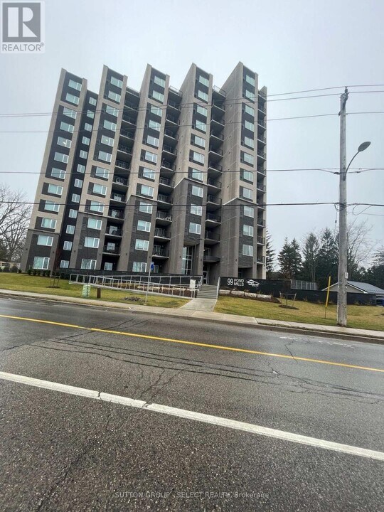 99-999 Pond Mills Rd in London, ON - Building Photo