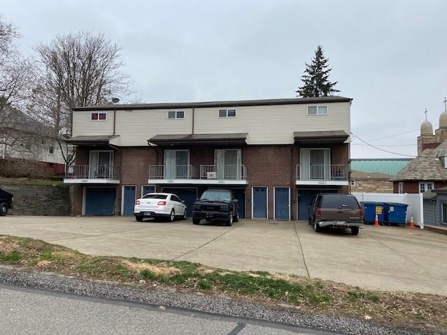 738 Washington Ave in Carnegie, PA - Foto de edificio
