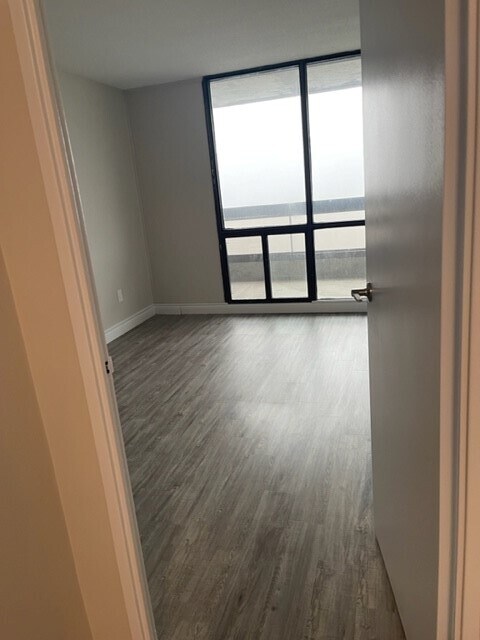 500 Duplex Av in Toronto, ON - Building Photo - Building Photo