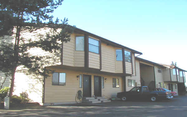 Fruitland in Puyallup, WA - Foto de edificio