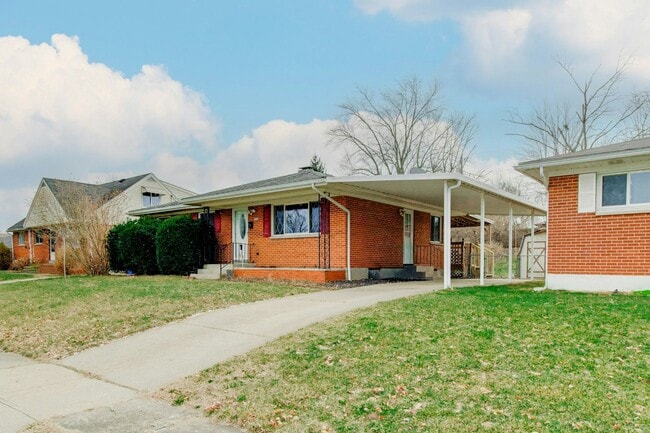 4802 Amesborough Rd in Dayton, OH - Building Photo - Building Photo