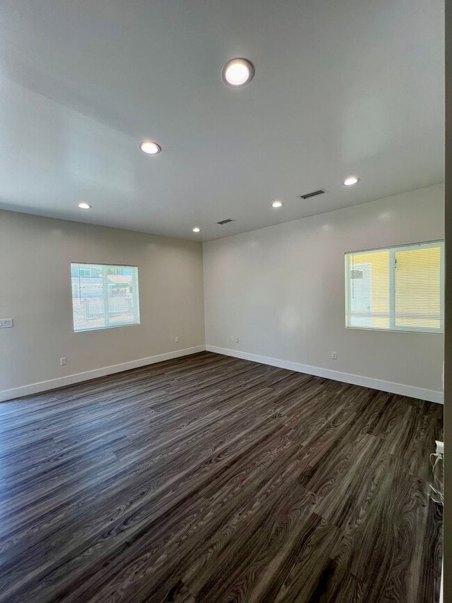 2055 N San Antonio Ave in Upland, CA - Building Photo - Building Photo