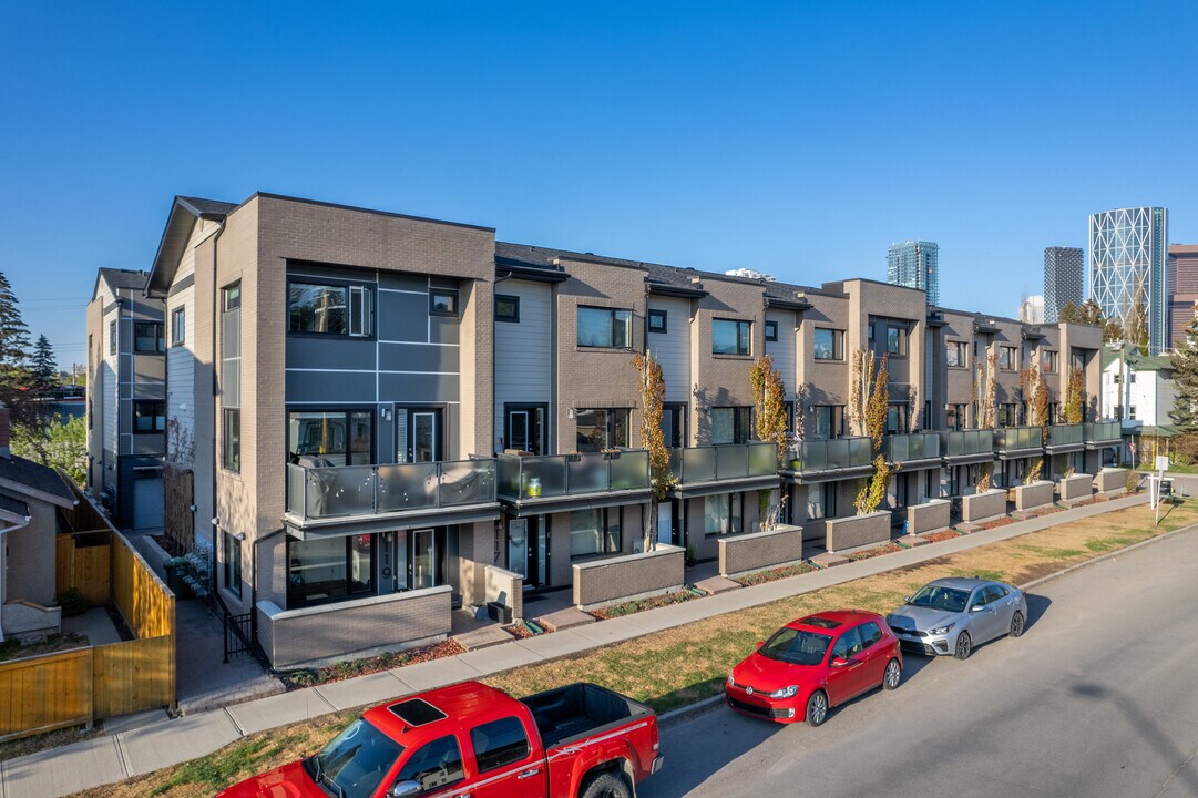 28 Mcdougall Rd NE in Calgary, AB - Building Photo