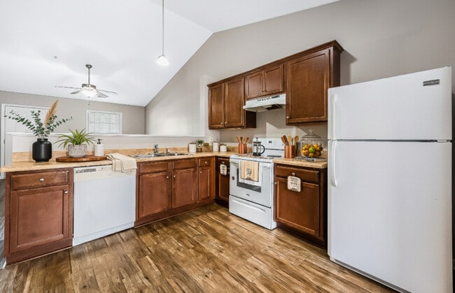 Meadow Creek Townhomes in Concord, NC - Building Photo - Building Photo