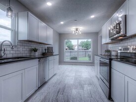 5926 S 90th E Ave in Tulsa, OK - Building Photo