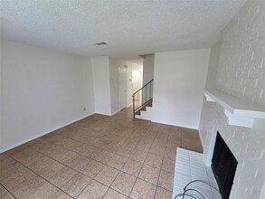 10500 Lake June Rd in Dallas, TX - Building Photo - Building Photo