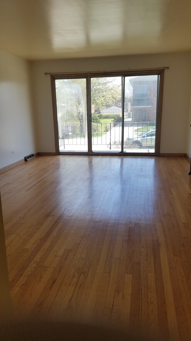 400 Prairie Ave, Unit 2