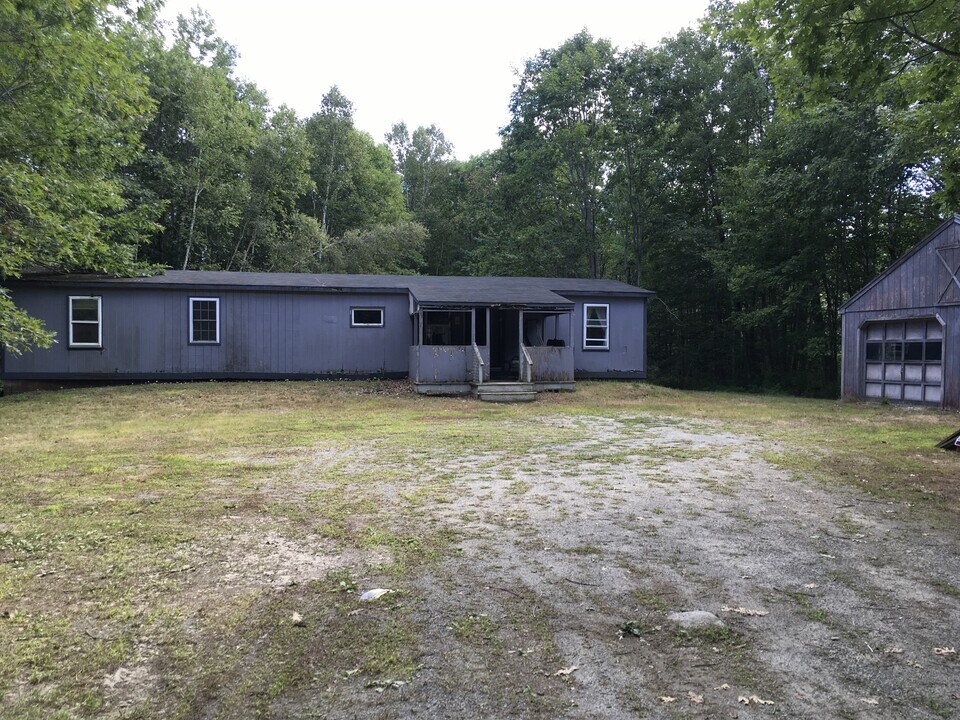 3102 Atlantic Hwy in Warren, ME - Building Photo