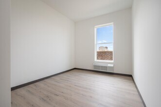 857 Bergen Ave in Jersey City, NJ - Building Photo - Building Photo