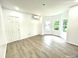 32 Lester St in Ansonia, CT - Building Photo