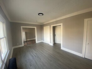 392 E 147th St in Cleveland, OH - Building Photo - Building Photo