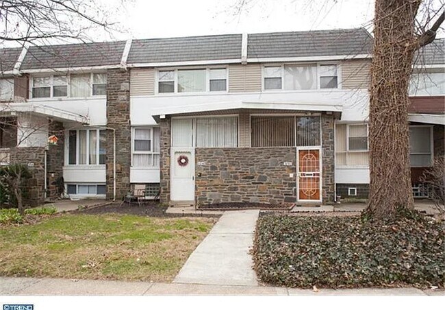 property at 3848 Conshohocken Ave