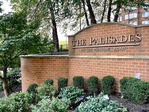 100 Old Palisade Rd in Fort Lee, NJ - Building Photo - Building Photo