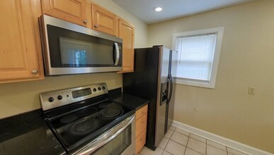 129 E Tompkins St in Columbus, OH - Building Photo - Building Photo