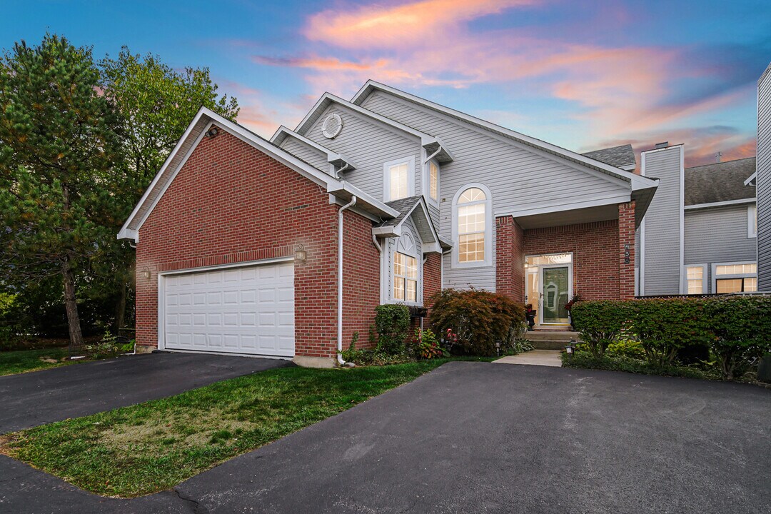 436 W Parkside Dr in Palatine, IL - Building Photo