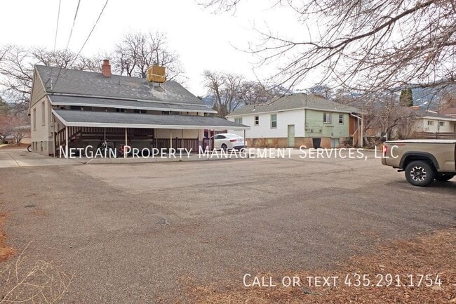 252 S 800 W in Cedar City, UT - Foto de edificio - Building Photo