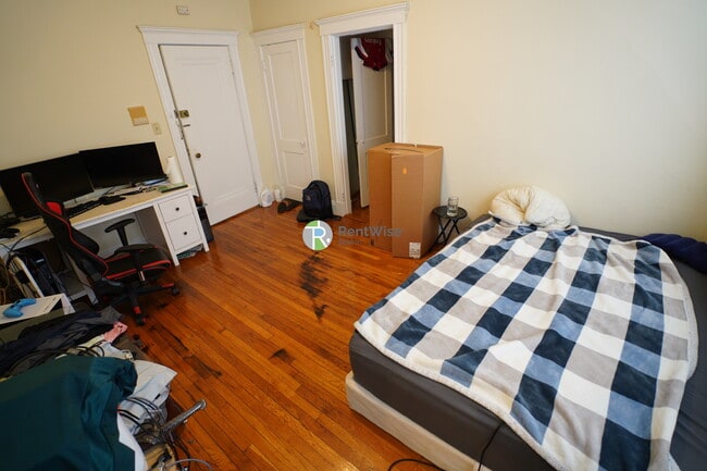 220 Kelton St in Boston, MA - Building Photo - Building Photo