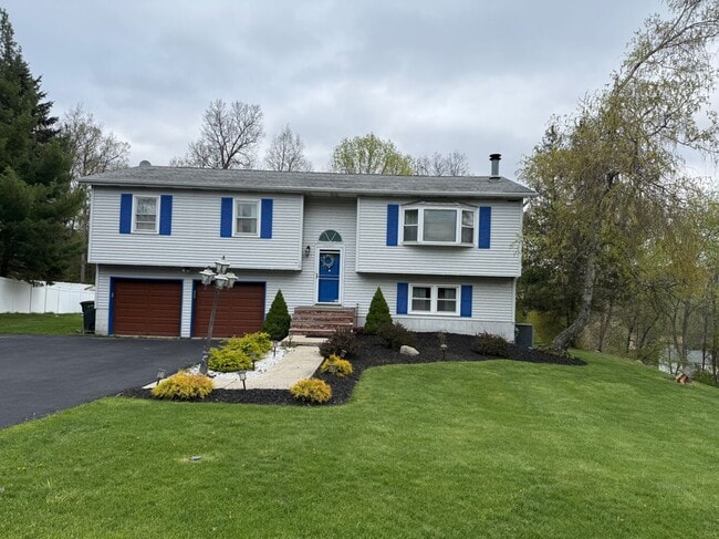 property at 10 Candlewood Rd