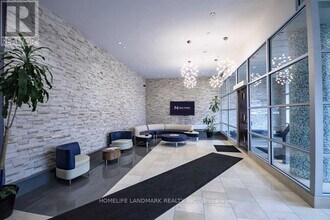 3939 Duke of York Blvd in Mississauga, ON - Building Photo - Building Photo