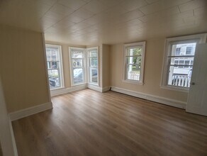 315 Pleasant St, Unit 1 in Bennington, VT - Building Photo - Building Photo