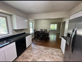 5215 Huntington Ave in Newport News, VA - Building Photo - Building Photo