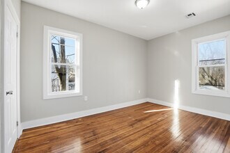 53 Oak Ave, Unit 2 in Irvington, NJ - Foto de edificio - Building Photo