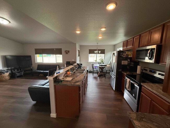 687 Overland Trail in Ault, CO - Building Photo - Building Photo