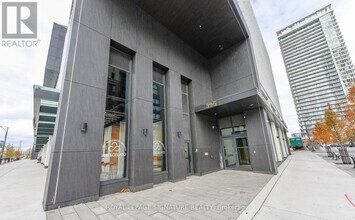 395 Square One Dr in Mississauga, ON - Building Photo - Building Photo
