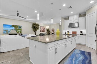 9630 Campanile Cir in Naples, FL - Building Photo - Building Photo