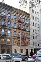 166 W 83rd St in New York, NY - Building Photo - Building Photo