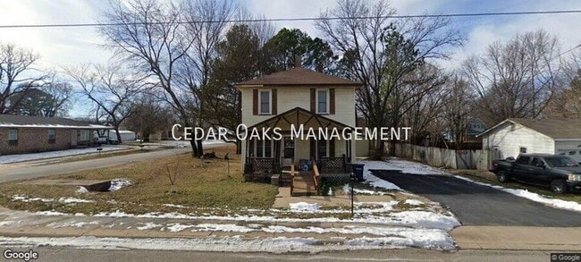 property at 632 S Washington St
