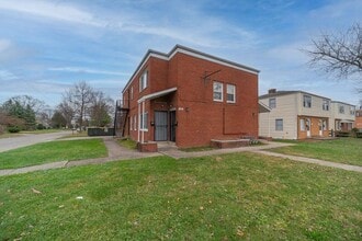 3338 Maize Rd in Columbus, OH - Foto de edificio - Building Photo