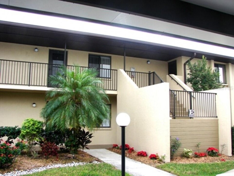 4056 Oakview Dr in Punta Gorda, FL - Foto de edificio