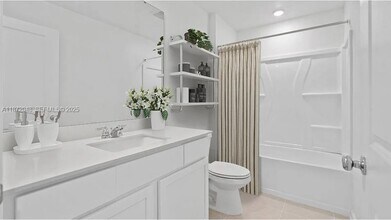 2086 Marksman Rd in Eagle Lake, FL - Building Photo - Building Photo