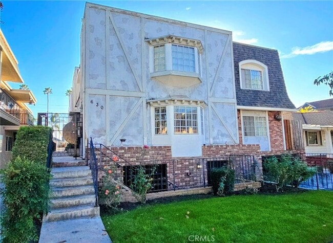 property at 630 W Dryden St