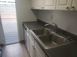 1670 Kalakaua Ave in Honolulu, HI - Foto de edificio - Building Photo