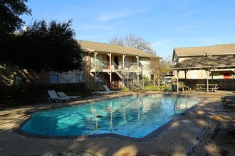 The Colony of San Marcos in San Marcos, TX - Building Photo - Building Photo