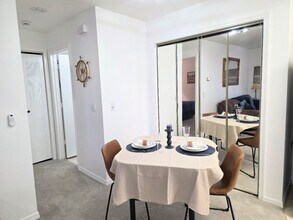 843 SE Mayo Dr in Crystal River, FL - Foto de edificio - Building Photo