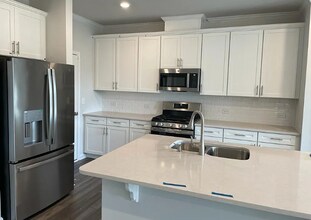 5020 Tura St in Raleigh, NC - Foto de edificio - Building Photo