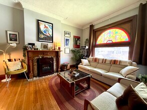 2 Bed - 35-37 West Ave S in Hamilton, ON - Building Photo - Building Photo