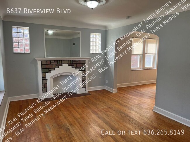 8637 Riverview Blvd in St. Louis, MO - Building Photo - Building Photo