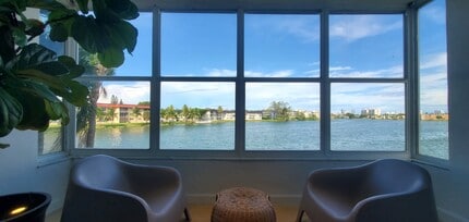 18901 NE 14th Ave in Miami, FL - Building Photo - Building Photo