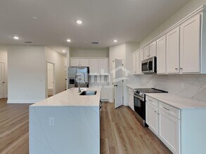 2543 Feather Crst Dr in St. Cloud, FL - Building Photo - Building Photo