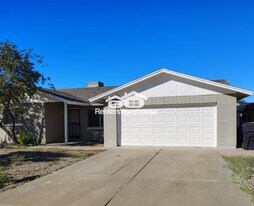 358 W Hackamore Ave in Gilbert, AZ - Building Photo