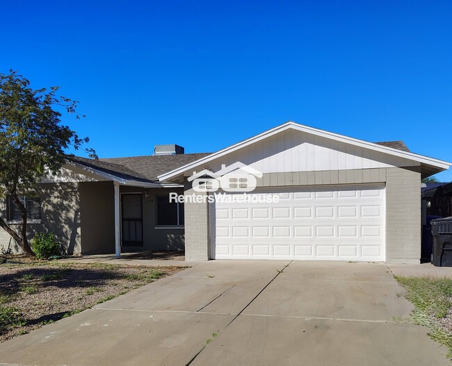 property at 358 W Hackamore Ave